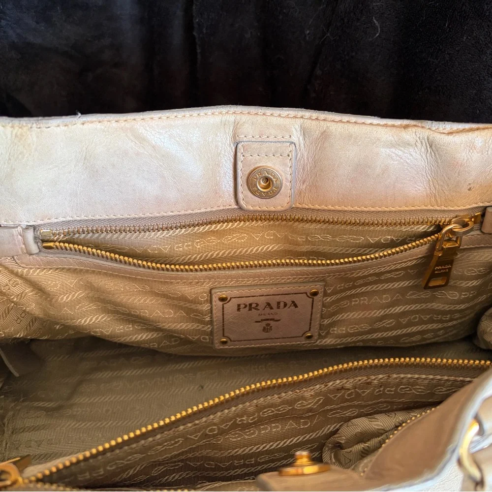 Prada Vitello Shine Leather Satchel with Shoulder Strap - Picture 5 of 16